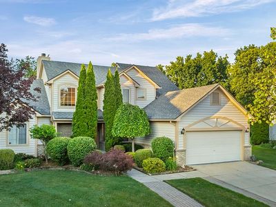 2741 Greenlawn Ave, Commerce Township, MI, 48382