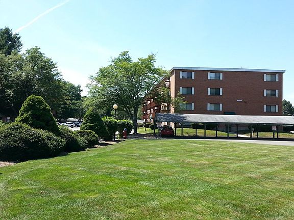 2nd image of 2404 Harbor View Dr #2404