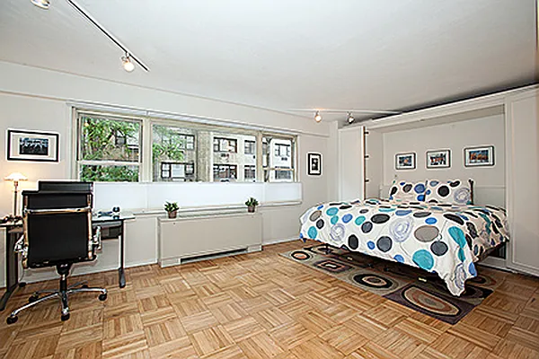 Sold by R New York | media 1