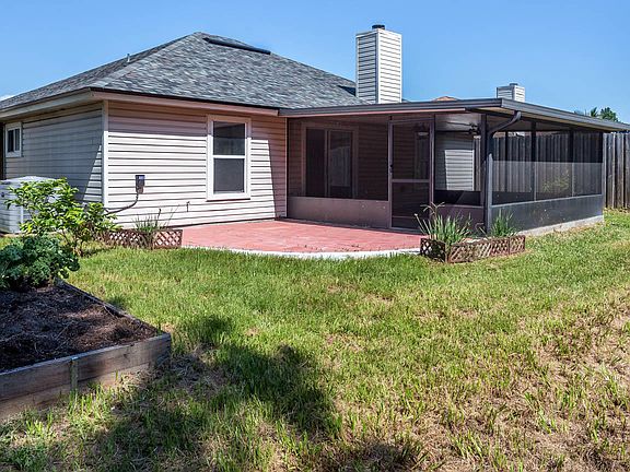 4th image of 2285 LUANA Drive E