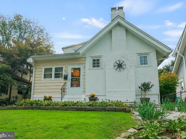 220 Birchwood Rd, Aldan, PA 19018