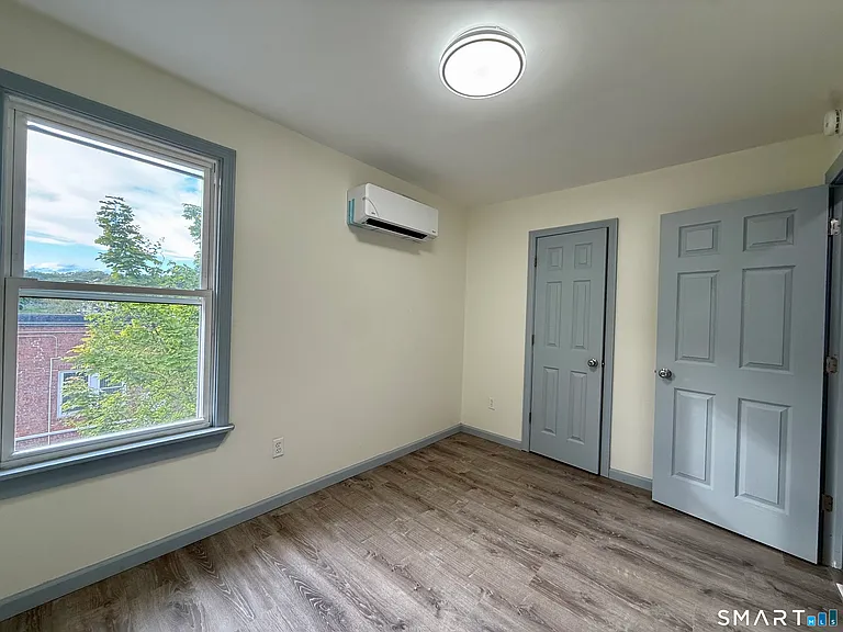 22 Hawthorne Ave — Photo 12