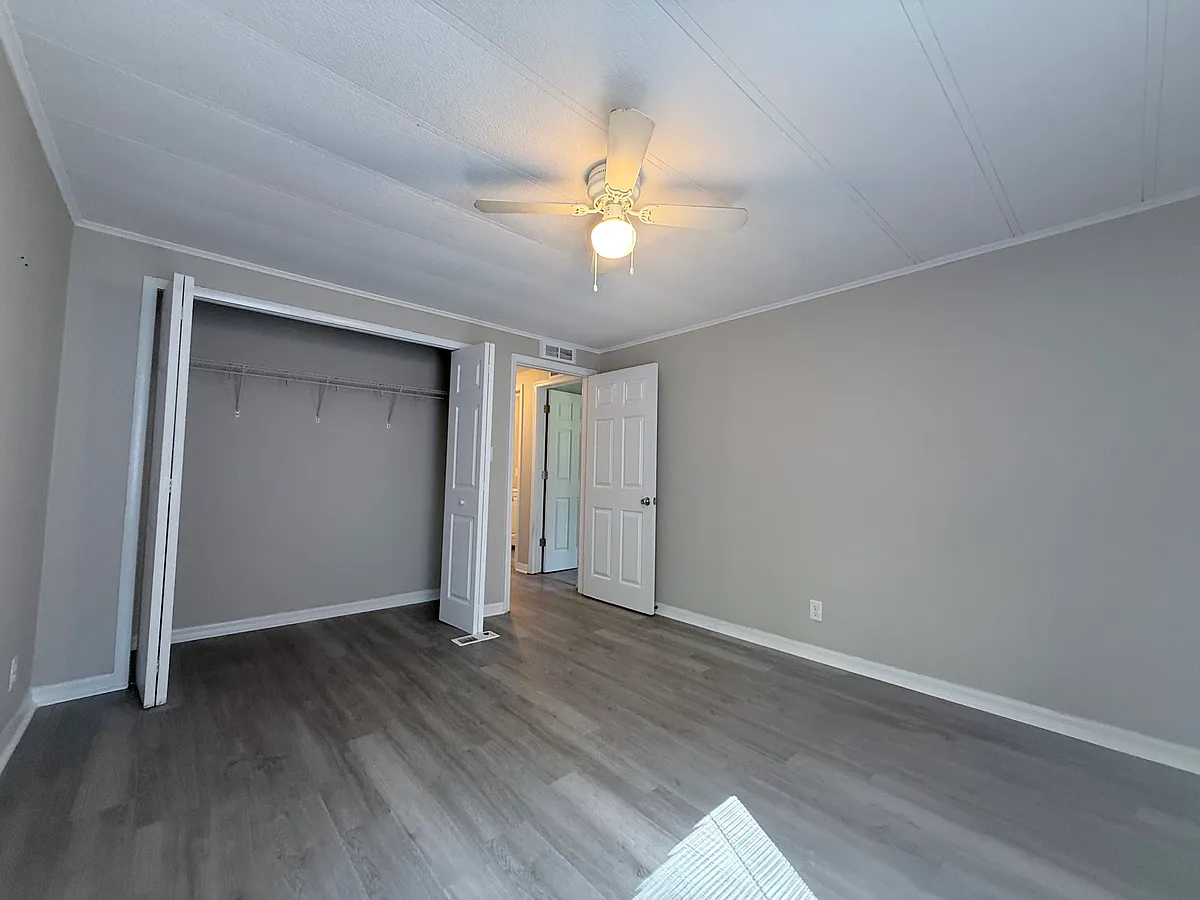 Photo 2 of 12 - 1590 W Ravine Ln - Dunnellon, FL Building Photo - 1590 W Ravine Ln