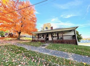 64 Hazel St, Leetonia, OH 44431