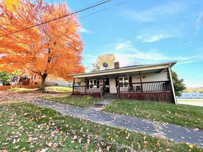 64 Hazel St, Leetonia, OH, 44431