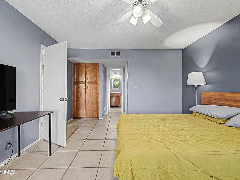 540 N May St #3113 — Photo 1