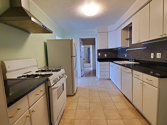 3rd image of 157 Water St #157