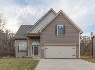 1652 Rains Rd, Clarksville, TN 37042