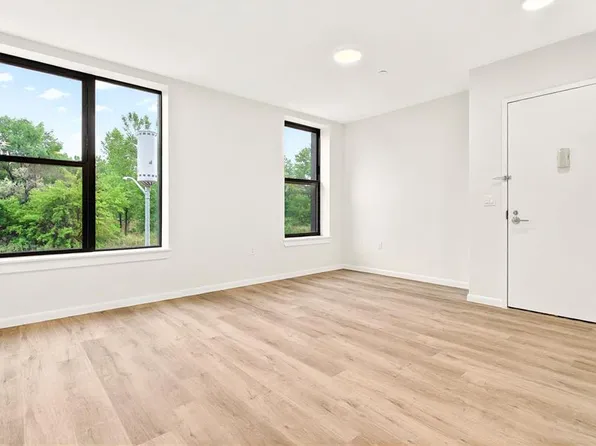 1731 Lacombe Avenue image 5 of 23