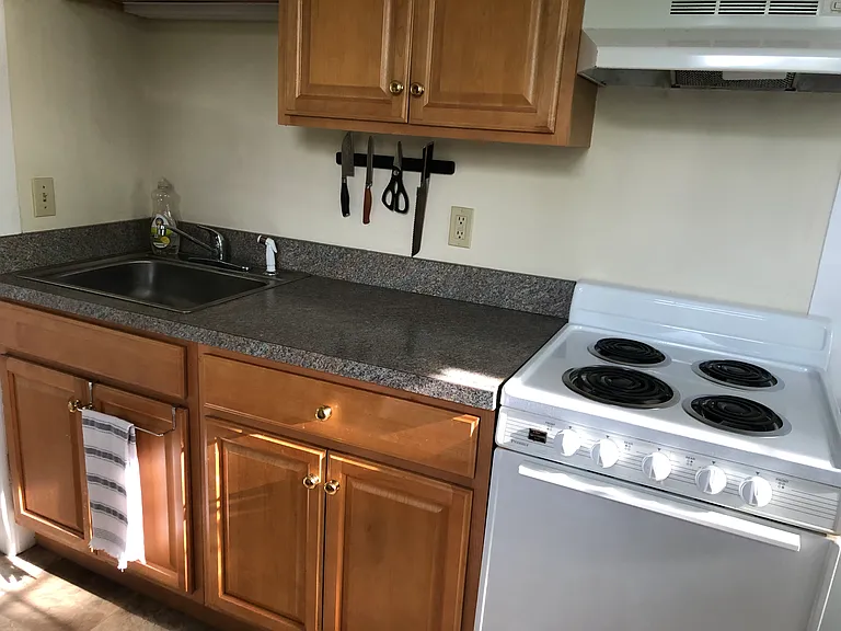 25 Pearl St #2 — Photo 17