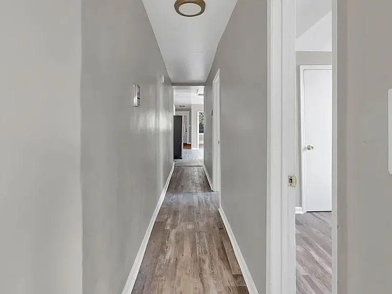 84 2nd St #4 — Photo 15