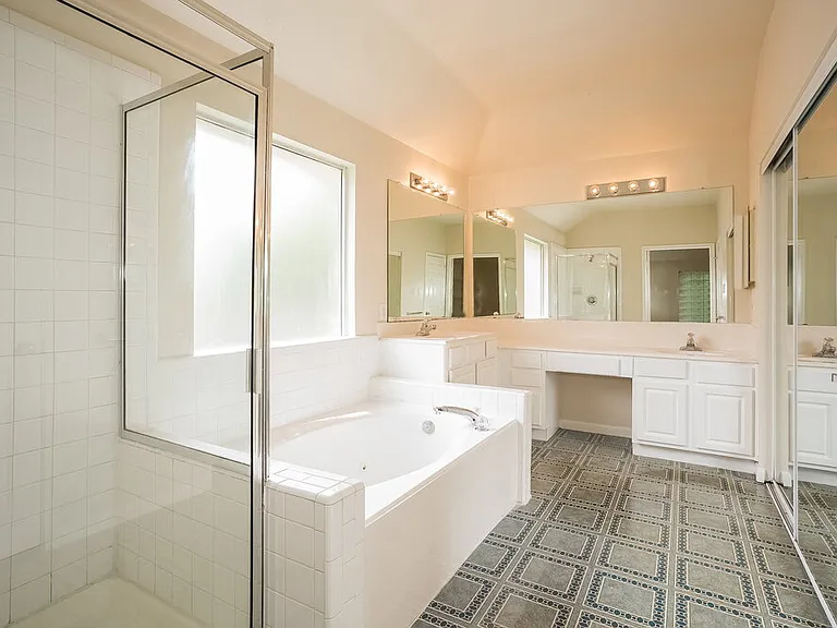 1407 Hollow Branch Ln — Photo 9