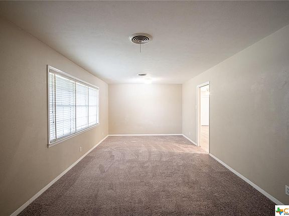 3rd image of 3505 Oaklawn Dr