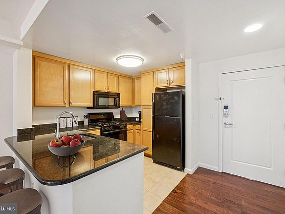 5th image of 355 I St SW APT 410