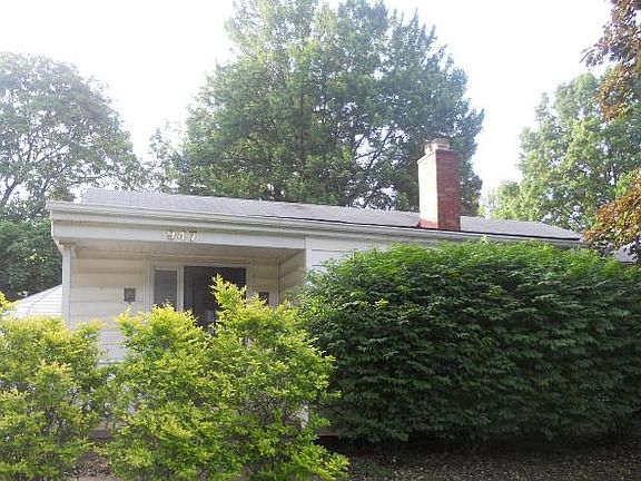 2nd image of 947 Lincoln Ave