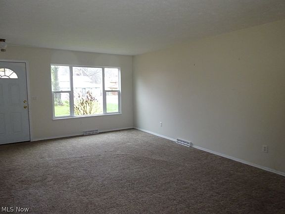 2nd image of 10442 Greenview Dr