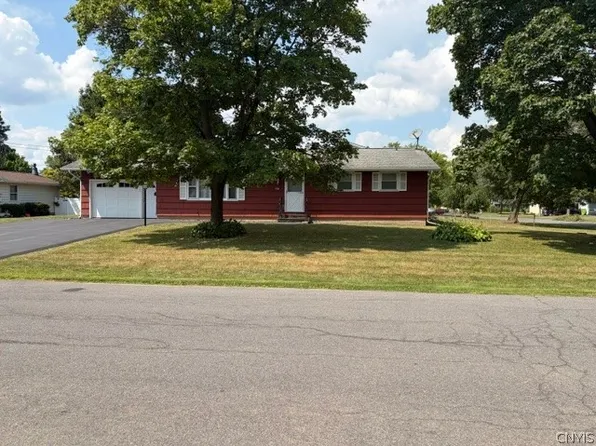 4875 Thornwood Dr, Liverpool, NY 13088