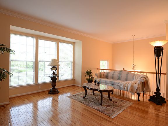 5th image of 6433 Sutcliffe Dr