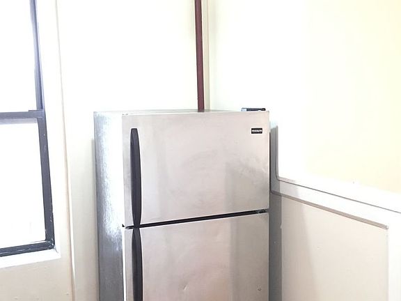 4th image of 324 Montgomery St APT C8