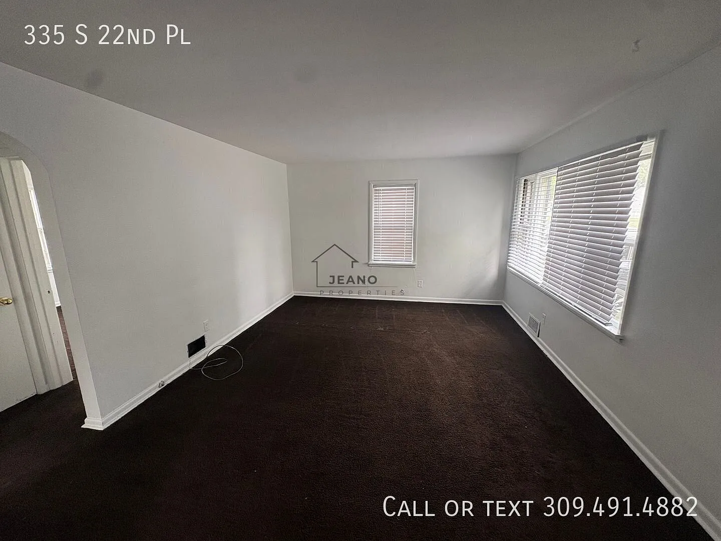 335 S 22nd Pl. — Photo 2