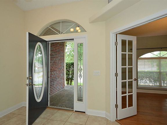 5th image of 4406 Essex Terrace Cir