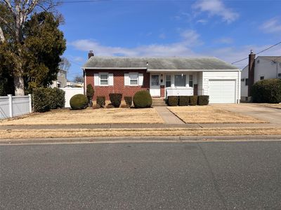 185 N Hawthorne Street, Massapequa, NY, 11758