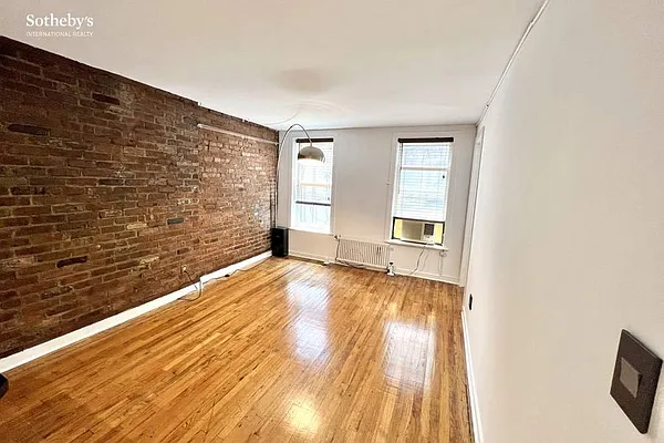 Rented by Sotheby's International Realty | media 16