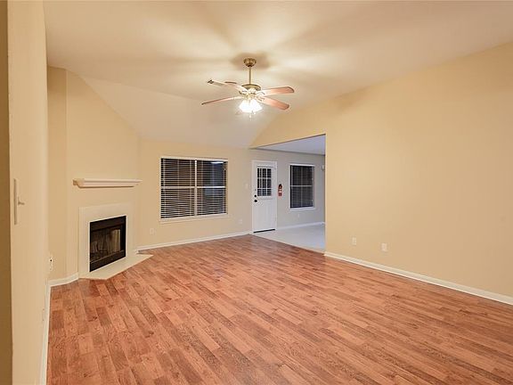 3rd image of 2107 Mountshire Dr
