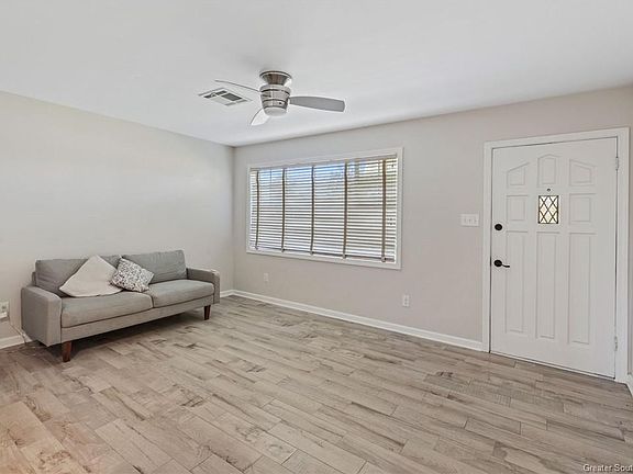 3rd image of 2612 Mary Ann Dr