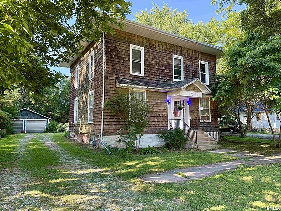 2nd image of 215 W Pine St