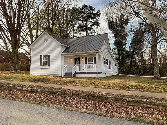 2nd image of 209 S Tyler St