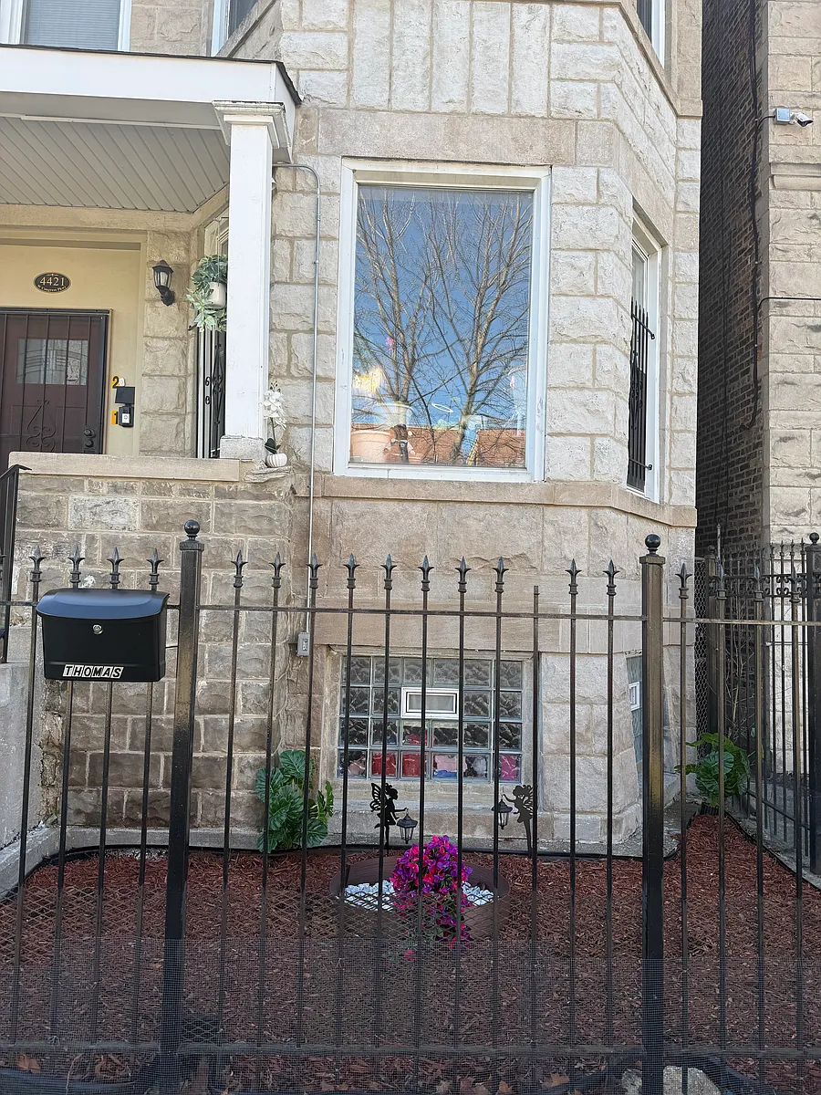 Building Photo - 4421 W Congress Pkwy #2