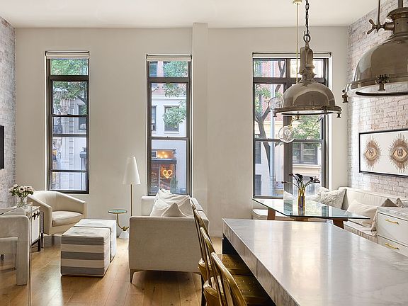 5th image of 109 W 70th St
