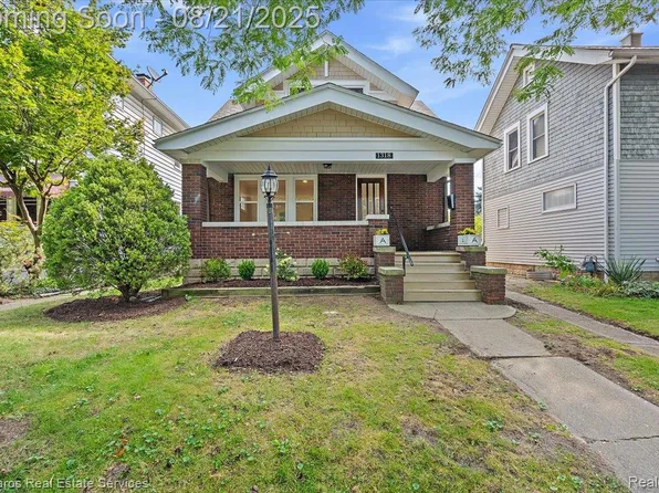 1318 Maryland St, Grosse Pointe Park, MI 48230