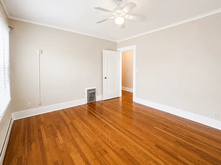 2468 Broadway #2468 — Photo 10