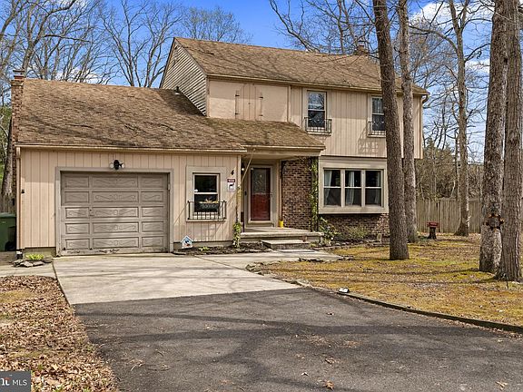 5th image of 4 Margy Ln