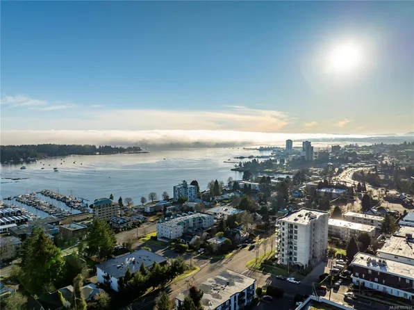 225 Rosehill St #401, Nanaimo, BC V9S 1E1