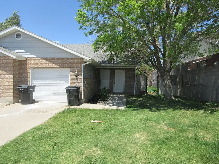 527 E 2015 N — Photo 1