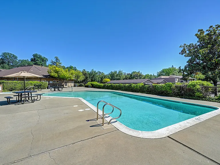 Rollingwood Condominium Rentals — Photo 30
