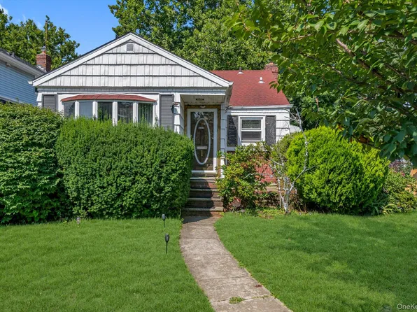 146 Claflin Boulevard, Franklin Square, NY 11010