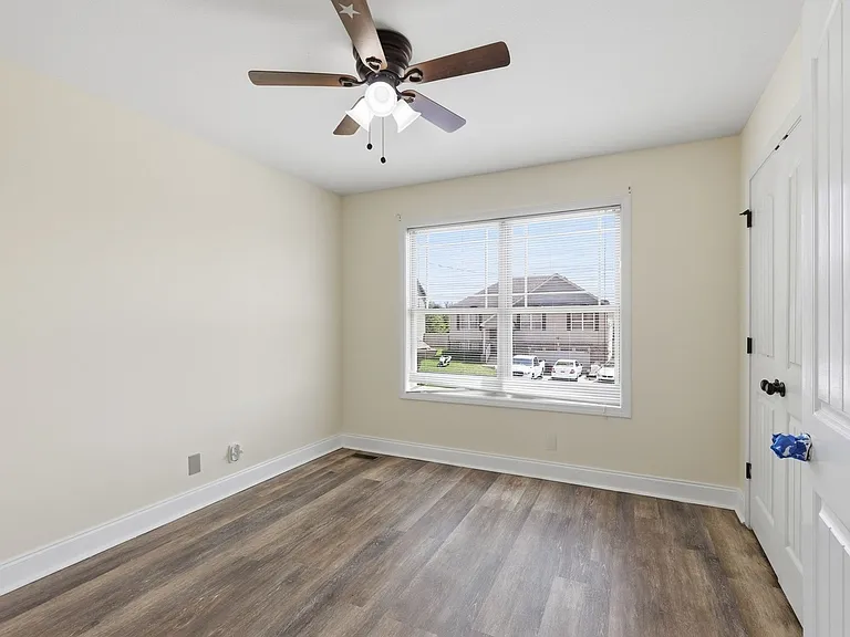 1011 Sunrise Dr — Photo 6
