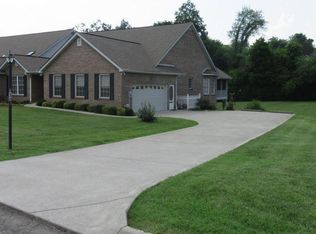 115 Hidden Oaks Ln, Lenoir City, TN 37772