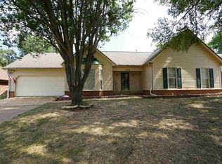 1062 Dove Hollow Dr, Cordova, TN 38018