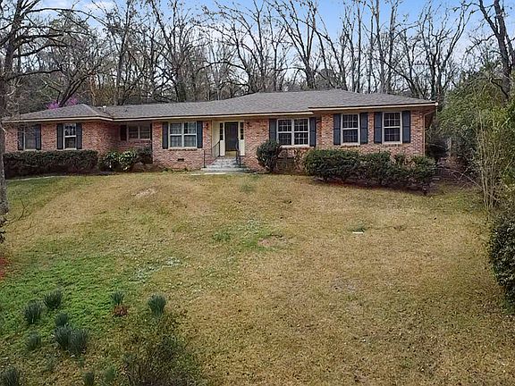 2nd image of 858 Fair Oaks Dr