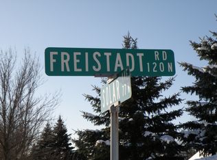 7560 W Freistadt Rd, Mequon, WI 53092