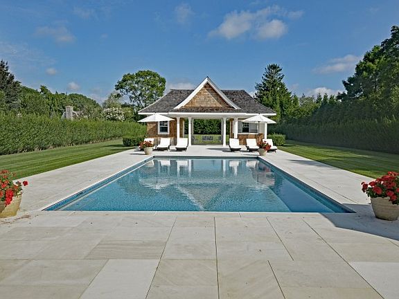 2nd image of 70 Quogue St