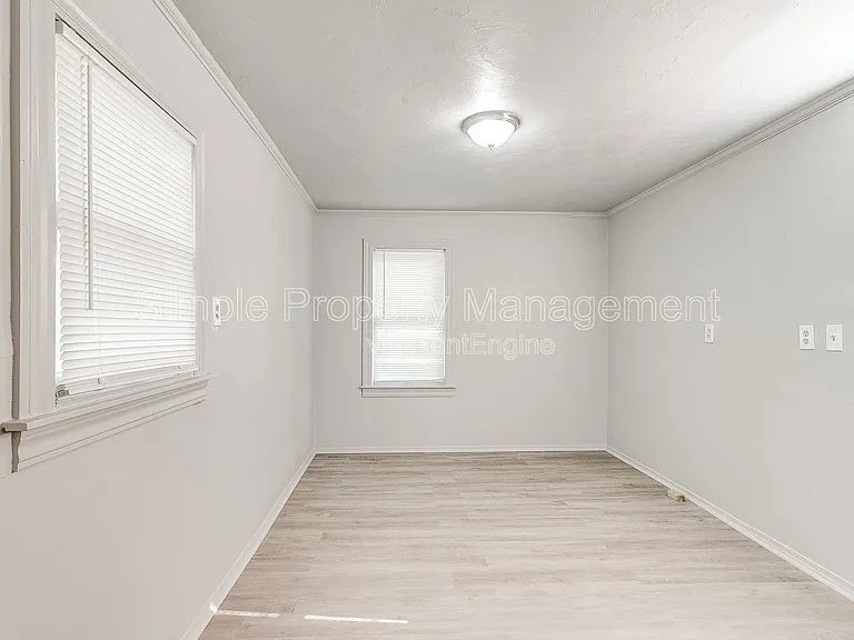 912 NW 98th St — Photo 7