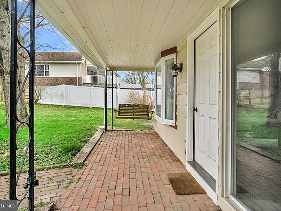 5th image of 355 Reinholds Rd