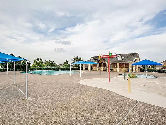 4th image of 2820 Quietwater Dr