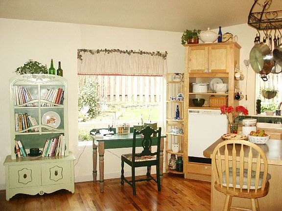 Left of kitchen